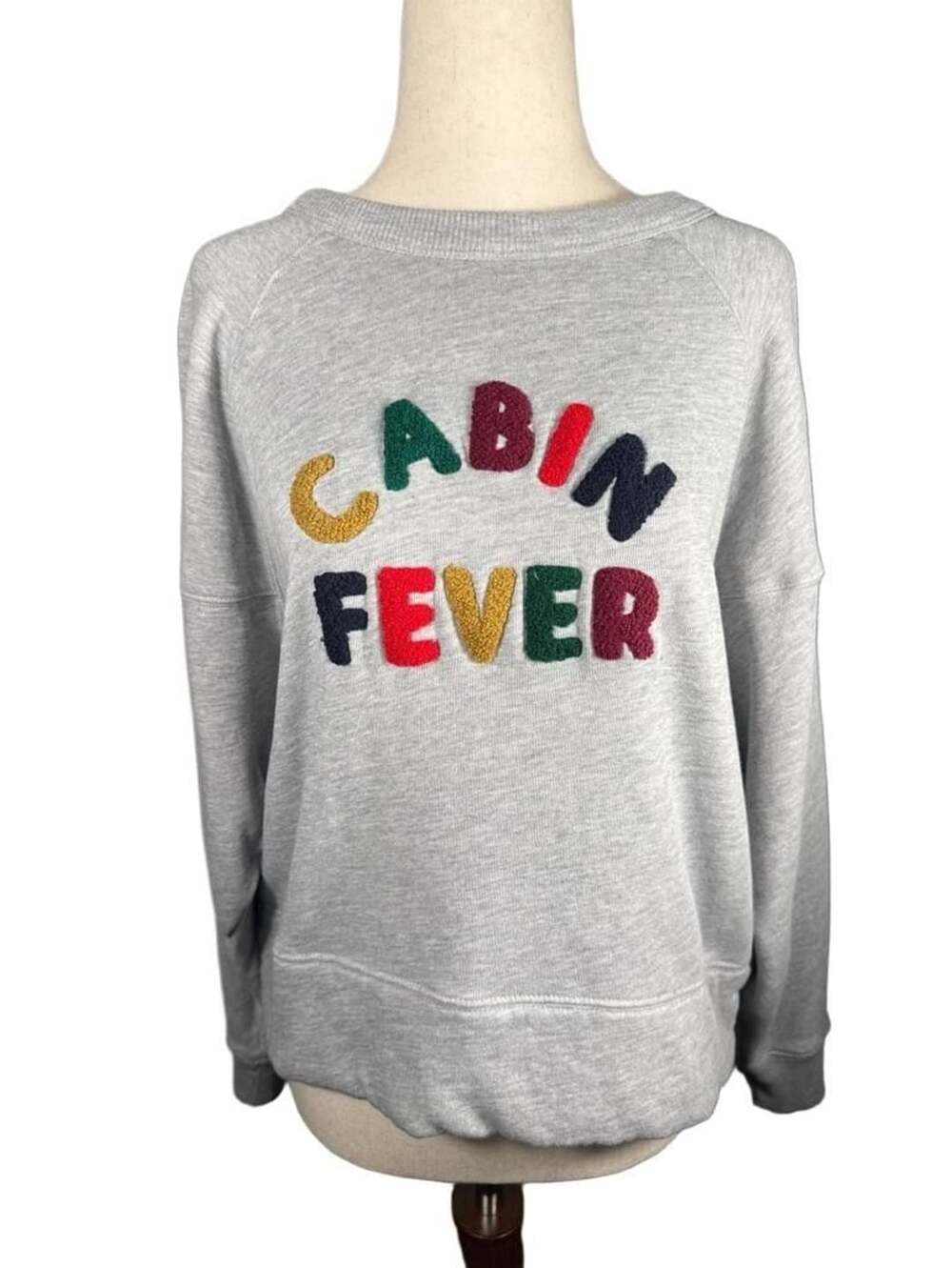 Lou & Grey Cabin Fever Chenille Patch Crewneck Sweatshirt Grey XS h1400
